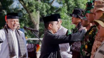 Wakil Wali Kota Solok pasangkan syal pada peserta Latsitardus