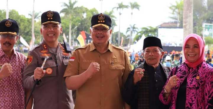 Wali Kota Solok dan Ketua DPRD pada pembukaan Latdasidarnus LXIII.