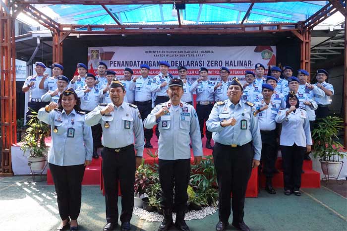 Foto bersama usai pencanangan