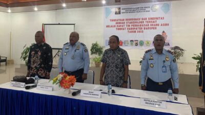 Pembukaan rakor pengawasan orang asing di Waropen
