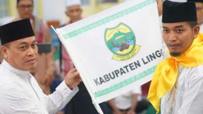 Bupati Lingga, M. Nizar lepas jemaah calon haji. (linggakab.go.id)
