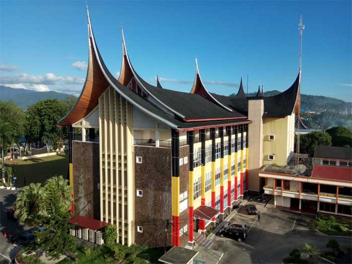 Kantor Gubernur Sumatera Barat. (wikipedia)