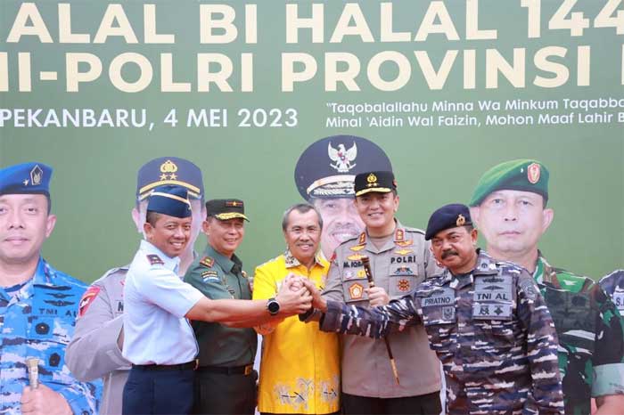 Gubernur hadiri halal bihalal di Polda Riau
