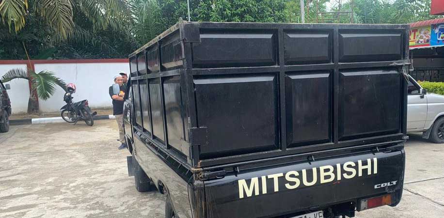 Mobil yang diamankan polisi karena diduga terlibat perdagangan BBM bersubsidi