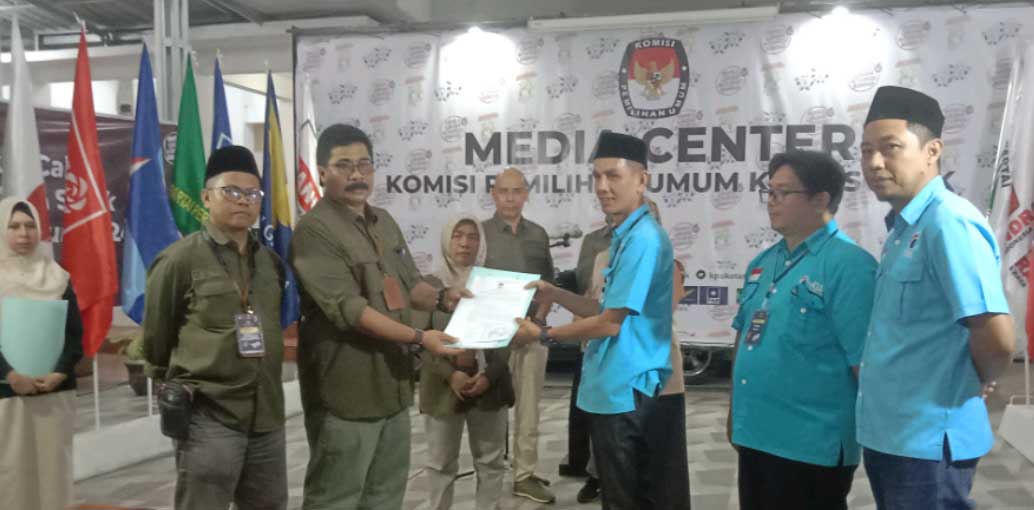 Partai Gelora serahkan pendaftaran bacaleh ke KPU Kota Solok