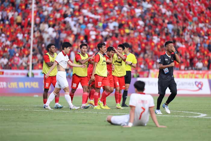 Pemain Indonesia rayakan kemenangan