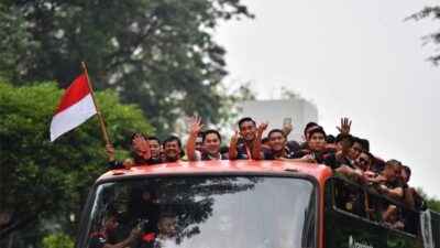 Arak-arakan pemain timnas. (pssi)