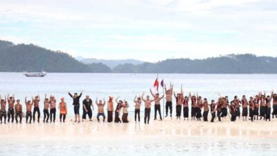 UKM Pramuka Undhari Lantik Anggota di Pulau Pamutusan