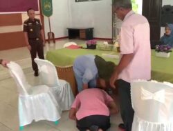 Diselesaikan dengan Restorative Justice, Pelaku Percobaan Pencurian di Dharmasraya Sujud Syukur
