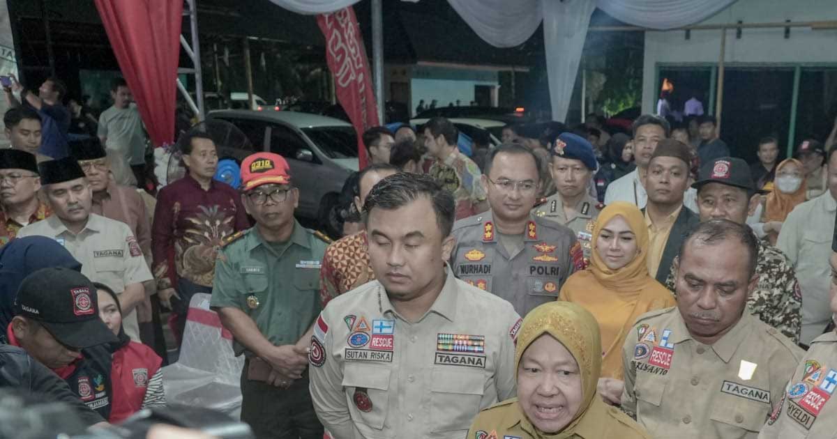 Menteri Sosial dialog dengan para Tagana di Dharmasraya. (Pemprov Sumbar)