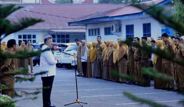 Wali Kota Solok pimpin apel ASN
