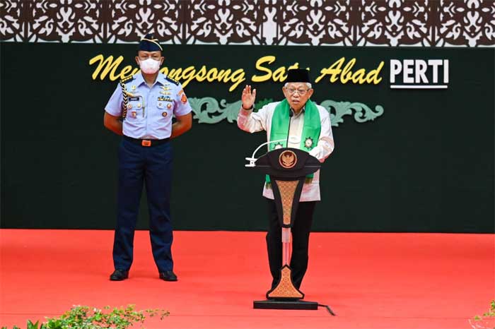 Wapres Ma'ruf Amin beri sambutan pada peringatan Milad Perti di UNP, Jumat (5/5/2023). (pemprov)