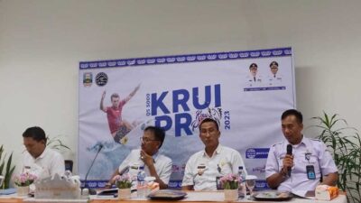 Bupati Agus Istiqlal berikan keterangan pers