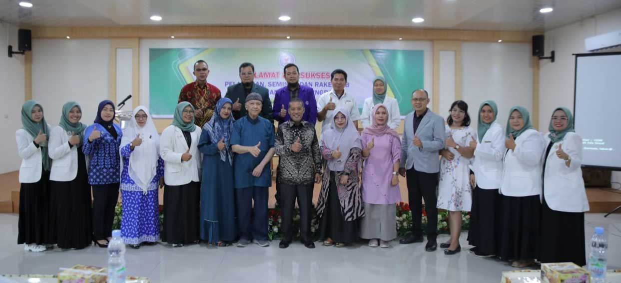 Foto bersama usai pelantikan pengurus IAI Cabang Asahan dan Tanjung Balai