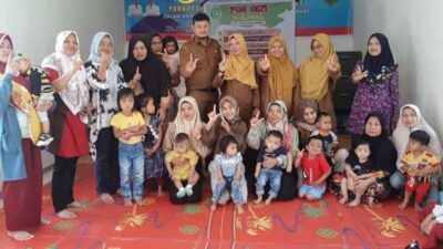 Foto bersama usai sosialisasi. (kominfo)