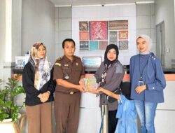 Kejari Dharmasraya Eksekusi Putusan Uang Pengganti, Rp88 Juta Disetor ke Kas Negara