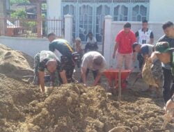 Peserta Latsitardanus Bersihkan Masjid di Tampang, Diakhiri dengan Makan Bersama