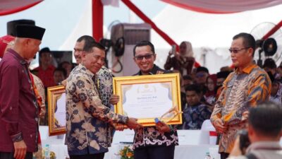 Penerima Penghargaan Kategori Kepala Daerah Menyukseskan Pertanian Adalah…