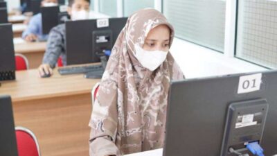 Calon mahasiswa ikuti ujian tulis berbasis komputer (UTBK) seleksi nasional berdasarkan tes (SNBT) perguruan tinggi negeri (PTN) 2023. (riau.go.id)