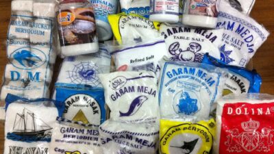 Garam beryodium yang dijual di pasar. (YLKI)