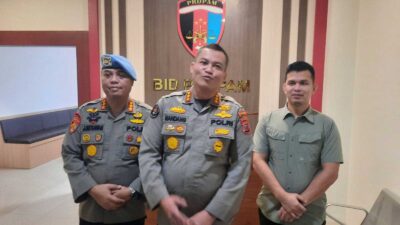 Kepala Bidang Humas Polda Riau, Kombes Nandang Mu'min Wijaya berikan keterangan pers.