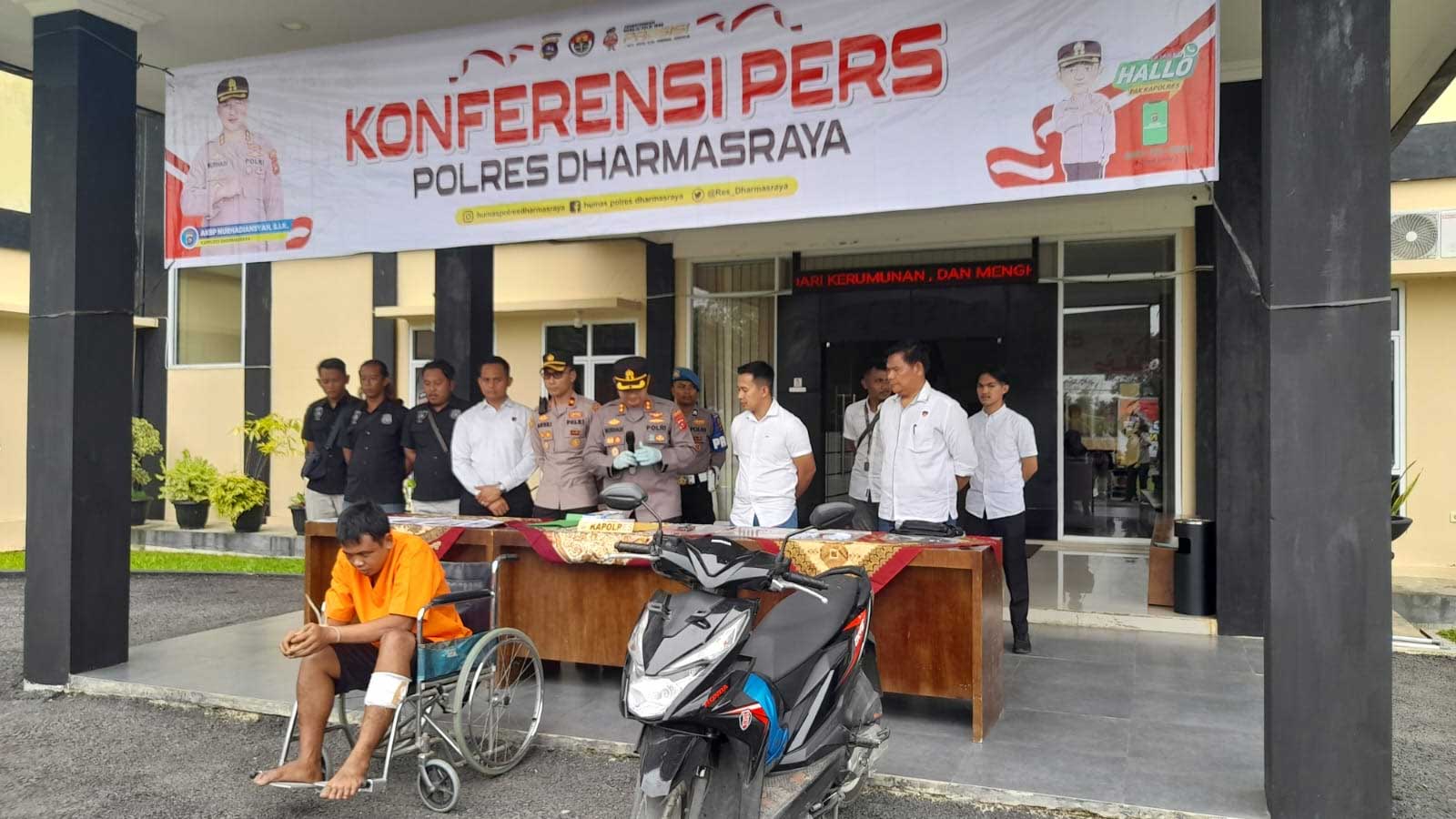 Kapolres Dhamasraya berikan keterangan pers terkait kasus curanmor