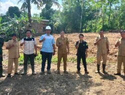 Mantap, Lapangan Futsal Dibangun di Desa Baru Jaya, PT MAS Pinjamkan Alat Berat