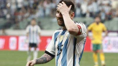 Lionel Messi saat kontra dengan Australia. (okezone)