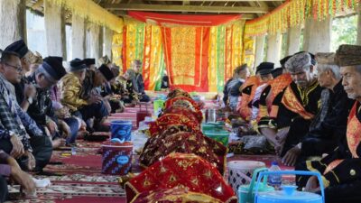 Tradisi makan bajamba di Nagari Tabek. (prokopim)