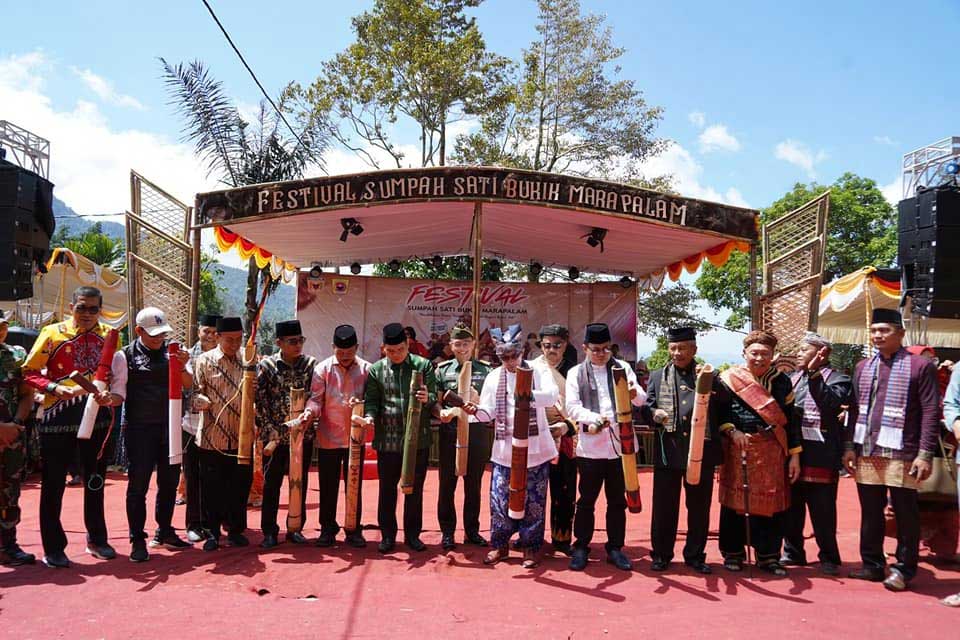 Pembukaan Festival Sumpah Sati Bukik Marapalam di Lintau Buo. (prokopim)