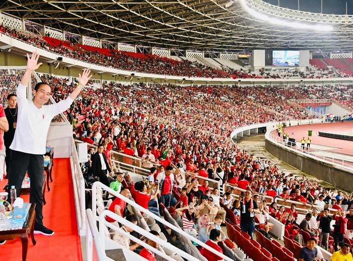 Presiden Joko Widodo beri dukungan pada pemain Indonesia yang menghadapi Argentina. (Biro Pers Sekretariat Presiden)