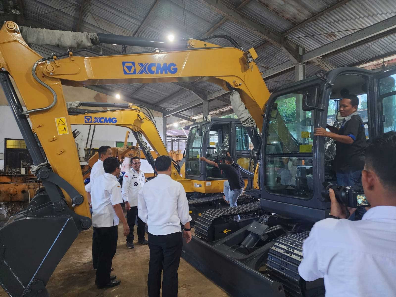 Alat berat milik Pemkab Tanah Datar. (prokopim)