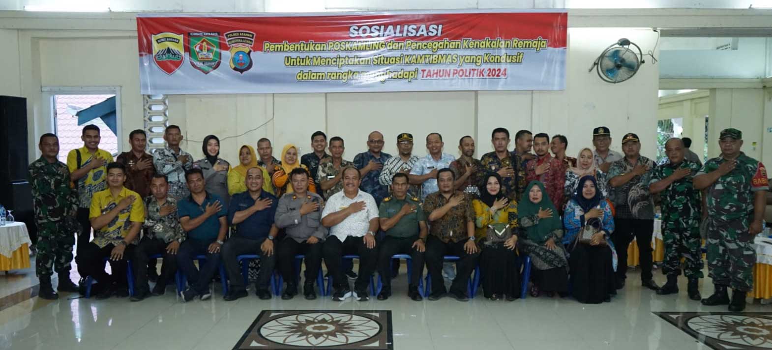 Foto bersama usai pembukaan sosialisasi