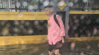 Kawasan yang tergenang banjir di Padang. (tangkapan layar grup WA)