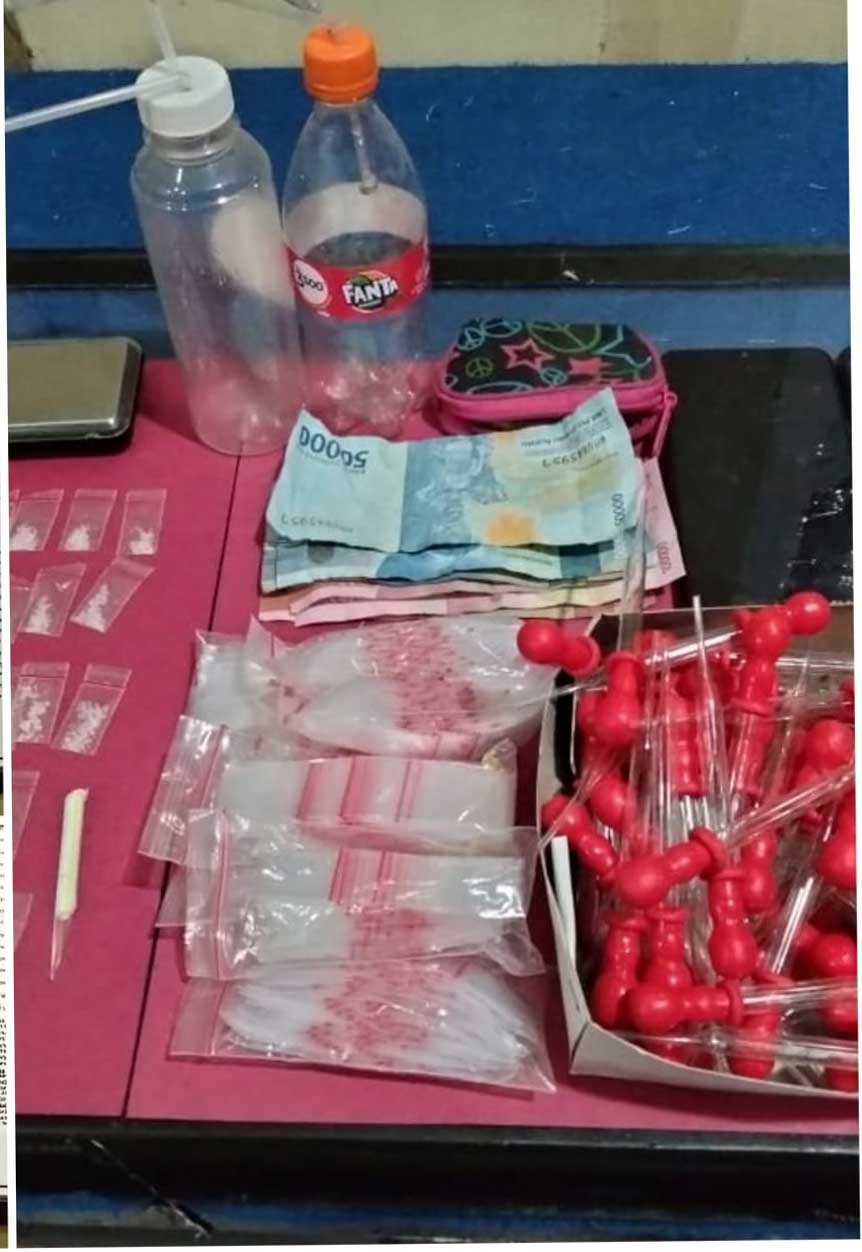 Barang bukti yang diamankan polisi.
