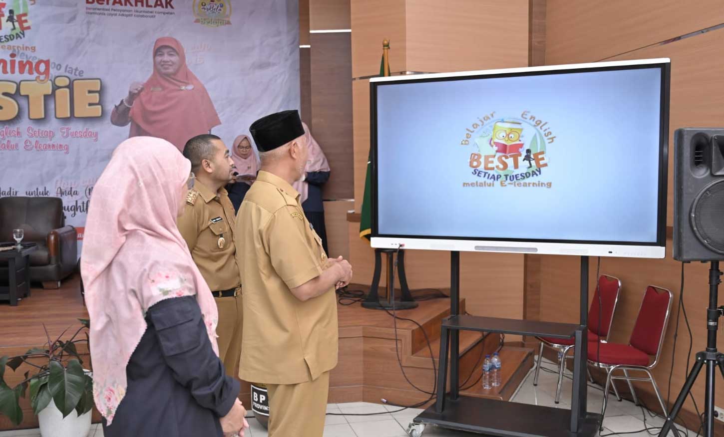 Gubernur Sumbar luncurkan Program Bestie. (pemprov)