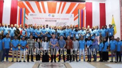 Bupati Kaimana bersama narasumber dan peserta pelatihan