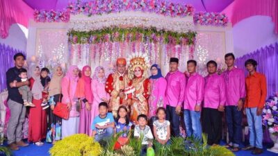 Keluarga besar Safrifo Fandra
