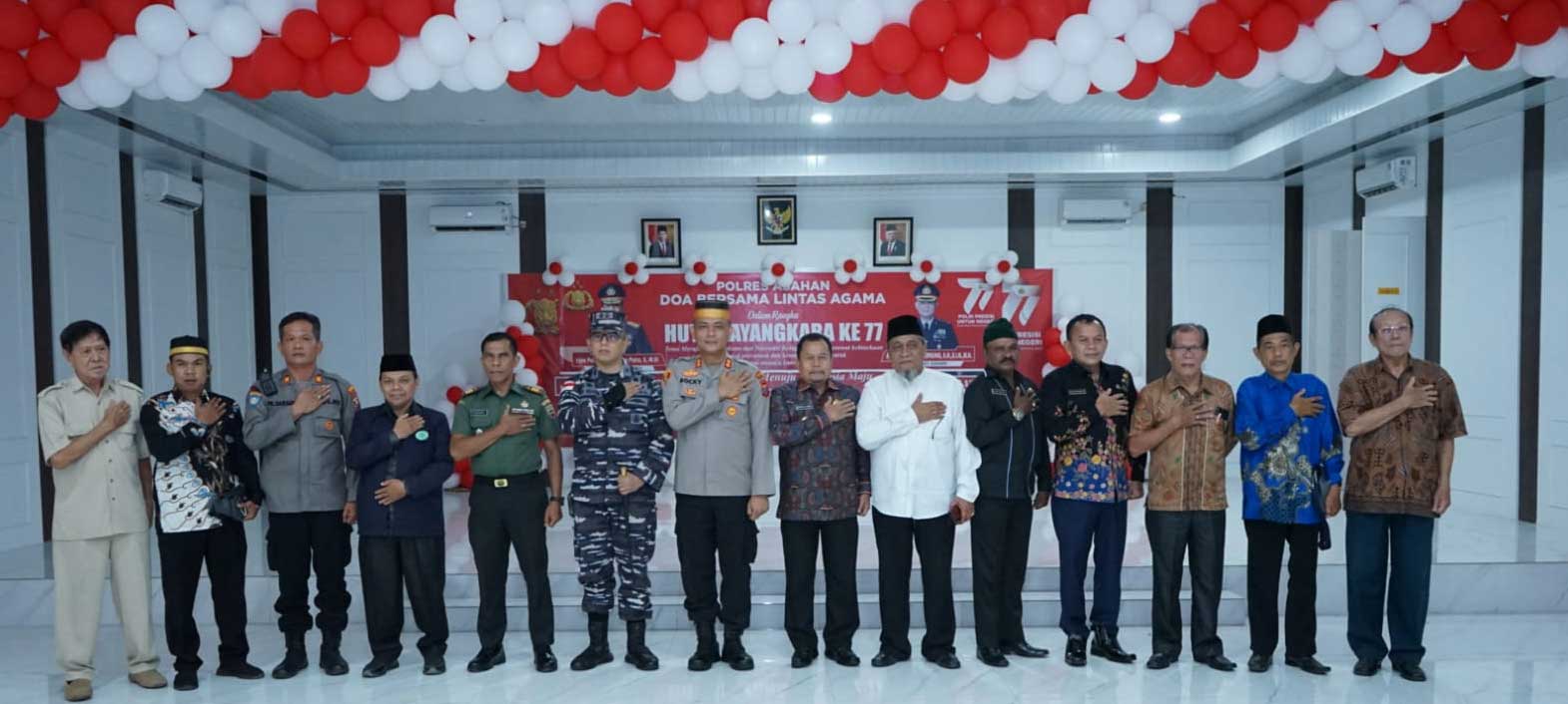 Bupati diwakili Asisten III Bidang Pemerintahan Administrasi Umum, Muhili Lubis ikuti doa bersama lintas agama secara virtual di Mapolres Asahan