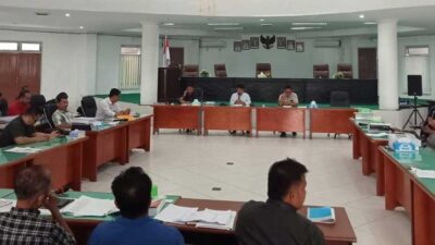 Suasana rapat dengar pendapat di DPRD Kabupaten Nias