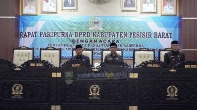 Rapat paripurna DPRD Pesisir Barat