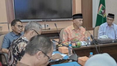 Gubernur Mahyeldi pimpin rapat persiapan penyelenggaraan jambore dan rakernas bersama panitia pusat di istana gubernuran, Padang, Minggu (2/7/2023) malam