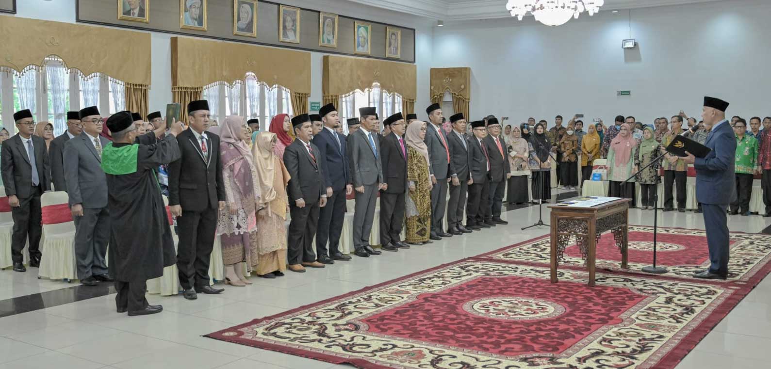 Gubernur Mahyeldi lantik 44 pejabat di lingkungan pemprov. (adpsb)