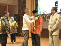 Terima Bintang Adidaya Jagadita dari Dekopin, Ini Canda Gubernur Sumbar