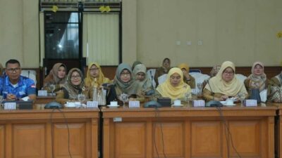 Guru yang ikut rapat bersama DPRD