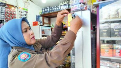 Iklan Rokok Dicopoti di Padang Panjang, Ada Apa?