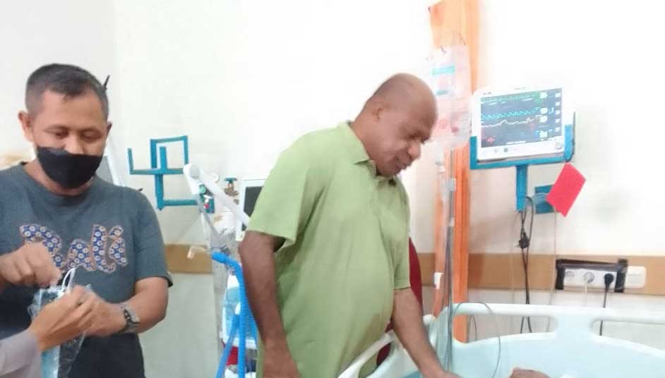 Kapolda bezuk personel yang dirawat di rumah sakit