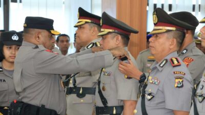 Kapolda Papua Irjen Mathius D. Fakhiri pimpin upacara serah terima jabatan Dirintelkam, Dirlantas dan Kapolres Nduga, Senin (10/7/2023)