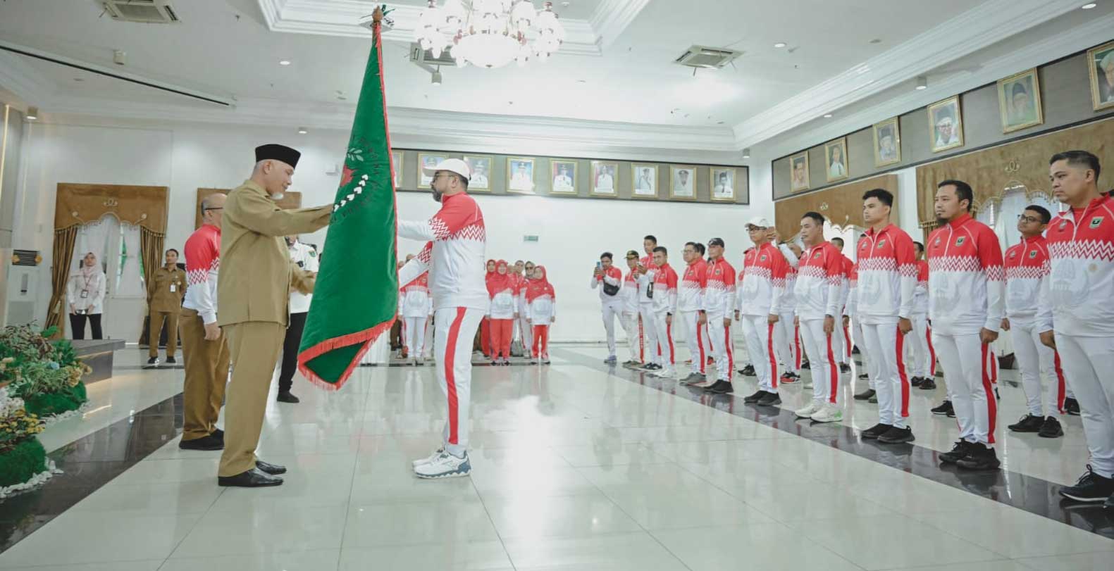 Gubernur lepas kontingen Pemprov Sumbar ke Pornas Korpri