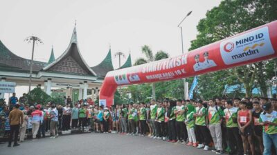 Gubernur Mahyeldi lepas peserta Minangkabau 10K di Bukittinggi